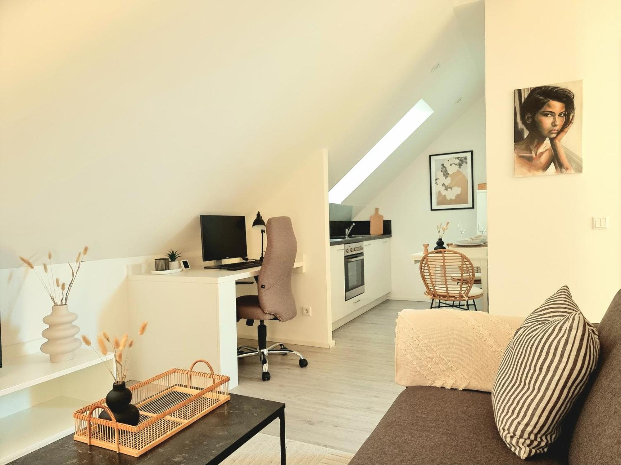 Homestay-Stylish, Zentral- Loft Apartment-Parking Ingolstadt Exterior photo
